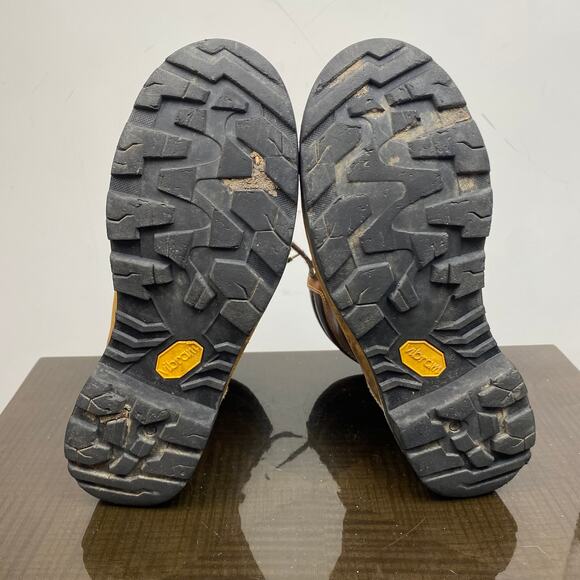 Danner Quarry 8\
